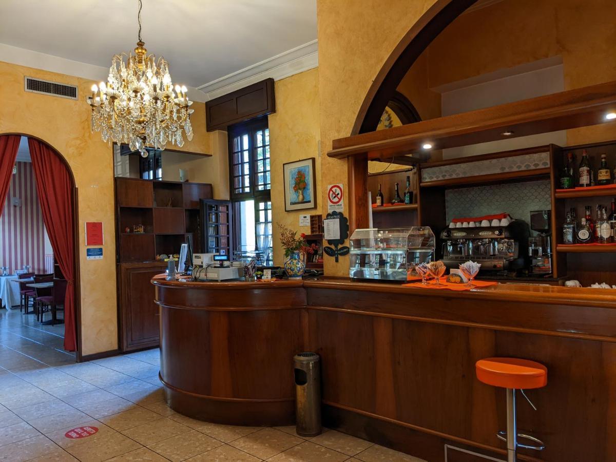 Hotel Montecarlo Castellanza Zewnętrze zdjęcie